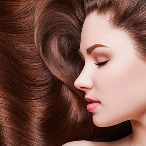 Quel est ton type de boucles ? Découvre l’échelle de textures 2A à 4C et les soins adaptés