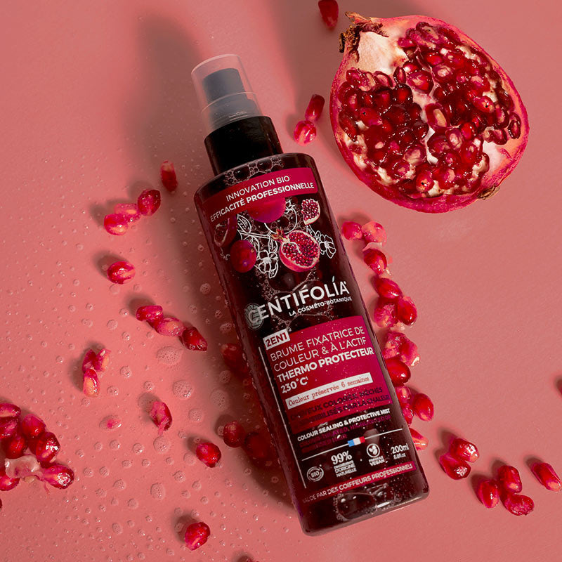 CENTIFOLIA-BRUME FIXATRICE DE COULEUR & À L'ACTIF THERMO PROTECTEUR 230°C  Couleur préservée 6 semaines
PROTÉGE DE LA CHALEUR JUSQU’À 230°C
Parfum 100% naturel 
CHEVEUX COLORÉS, MÉCHÉS OU SENS-100/100 Note Yuka🥕200ML