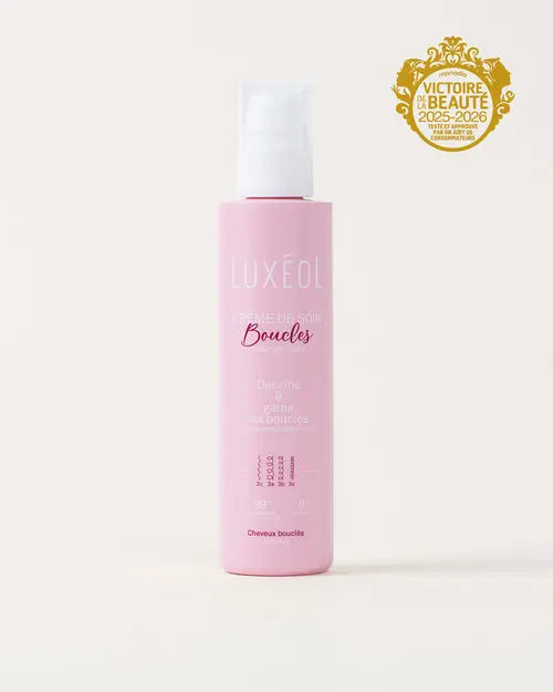 LUXÉOL-CRÈME DE SOIN Boucles  Dessine et gaine les boucles
Nourrit & hydrate les boucles
Facilite le coiffage
Apporte souplesse aux boucles 100/100 note Yuka 🥕250ML Luxeol