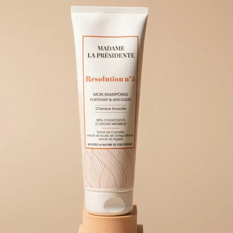 MADAME LA PRÉSIDENTE -Shampoing Fortifiant & Antichute N°5 - Cheveux bouclés 45/100 Note Yuka 🥕250 ML Madame La Présidente